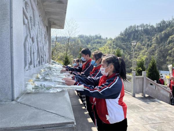 大化坪镇领导团队引领地方发展新篇章